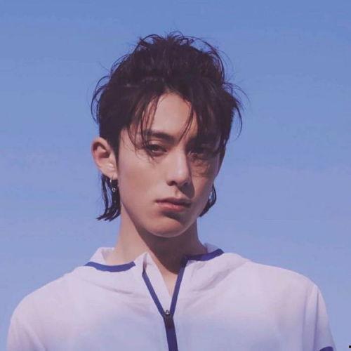 王鹤棣高中同学爆料视频,揭秘昔日校园生活点滴