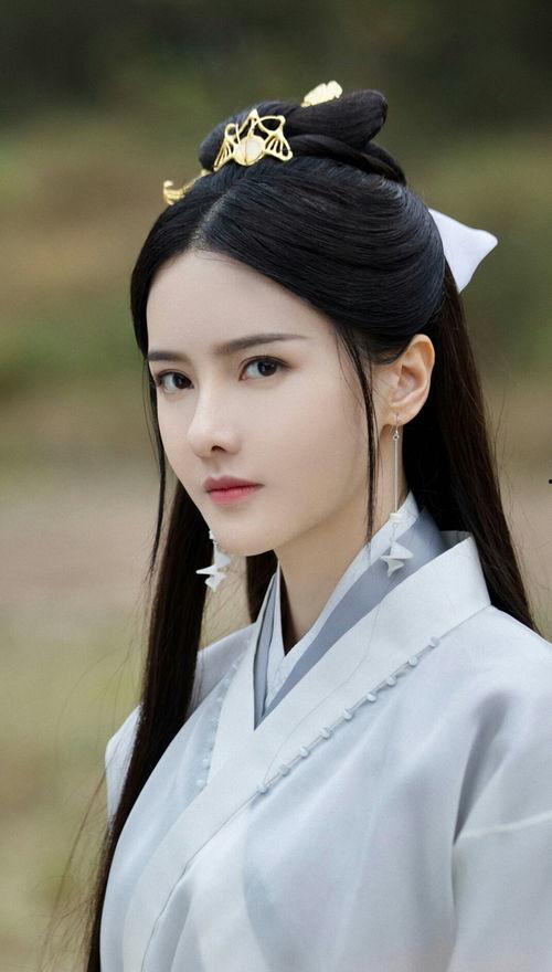 金瀚张芷溪最新爆料,揭秘幕后真相，情感纠葛再掀波澜